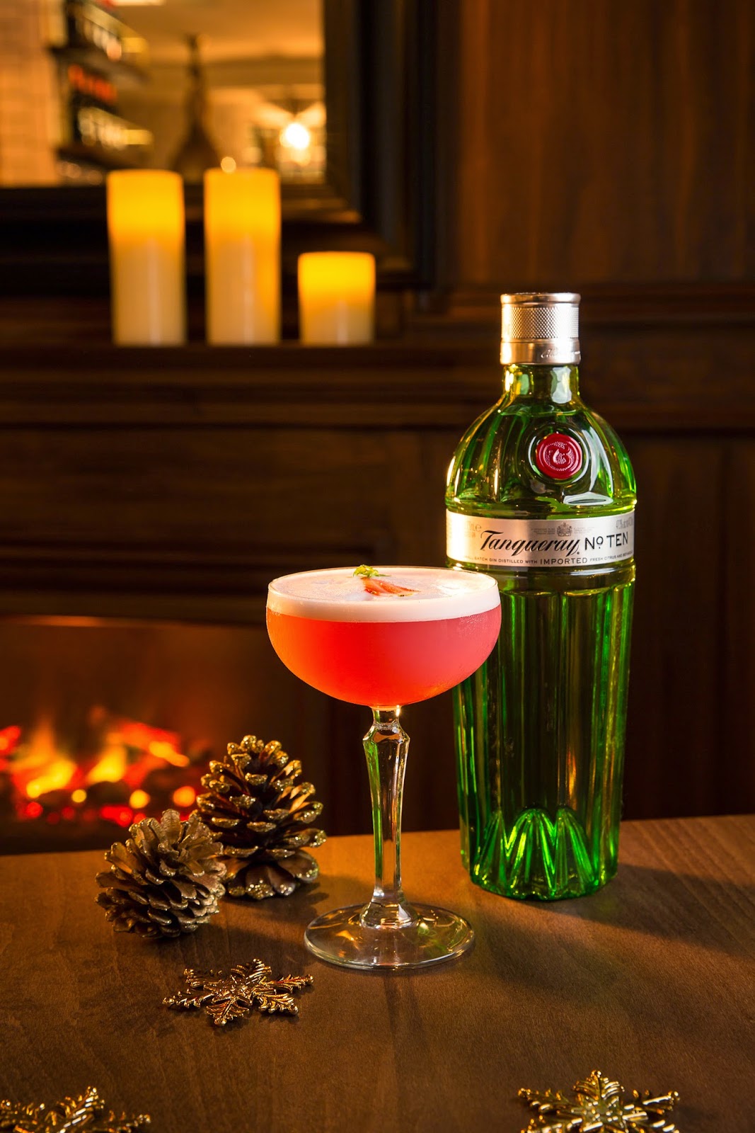 CHRISTMAS CLOVER CLUB by DIEGO CABRERA